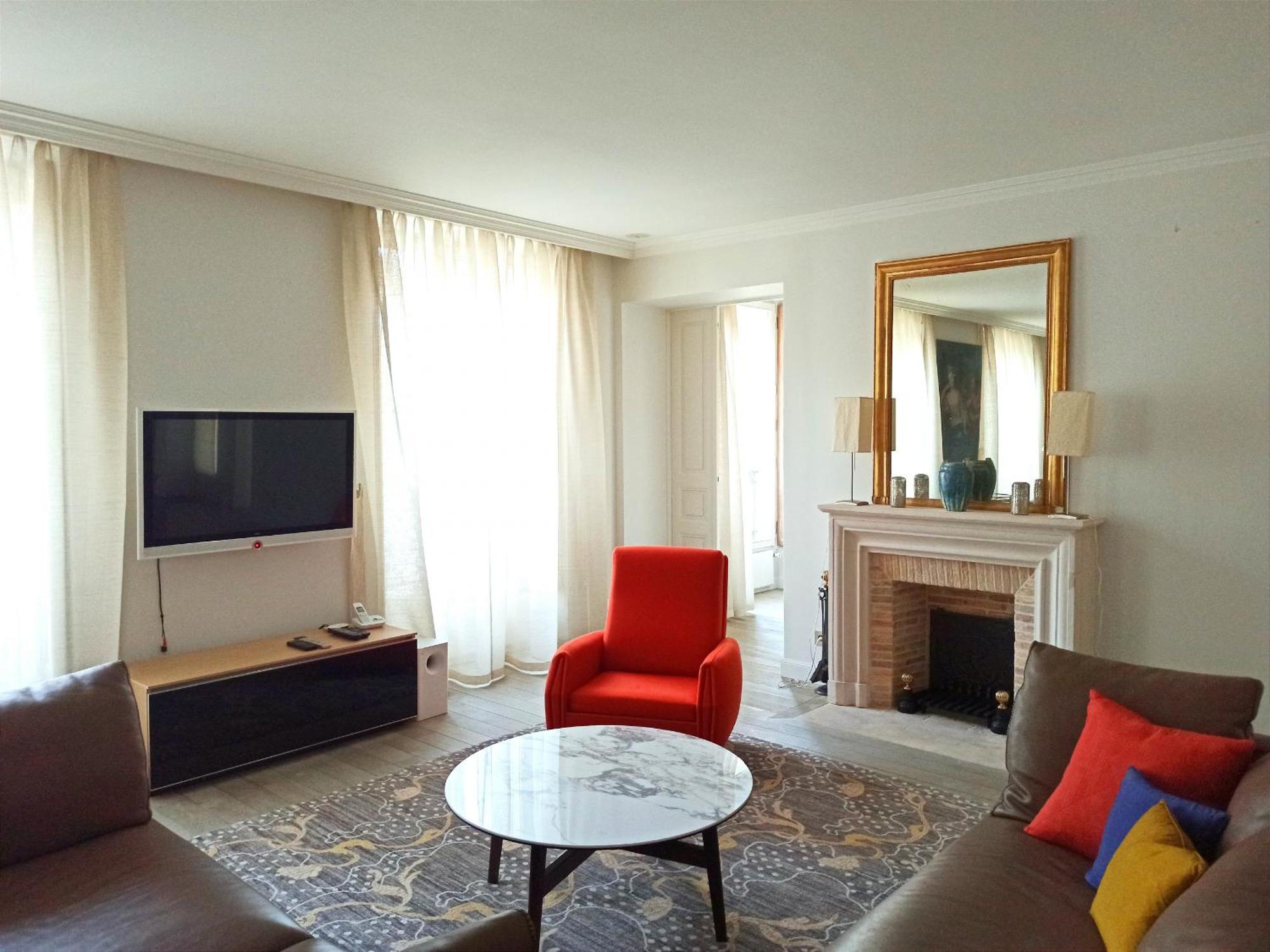 Apartment Rue De L'universite - 7 Paris