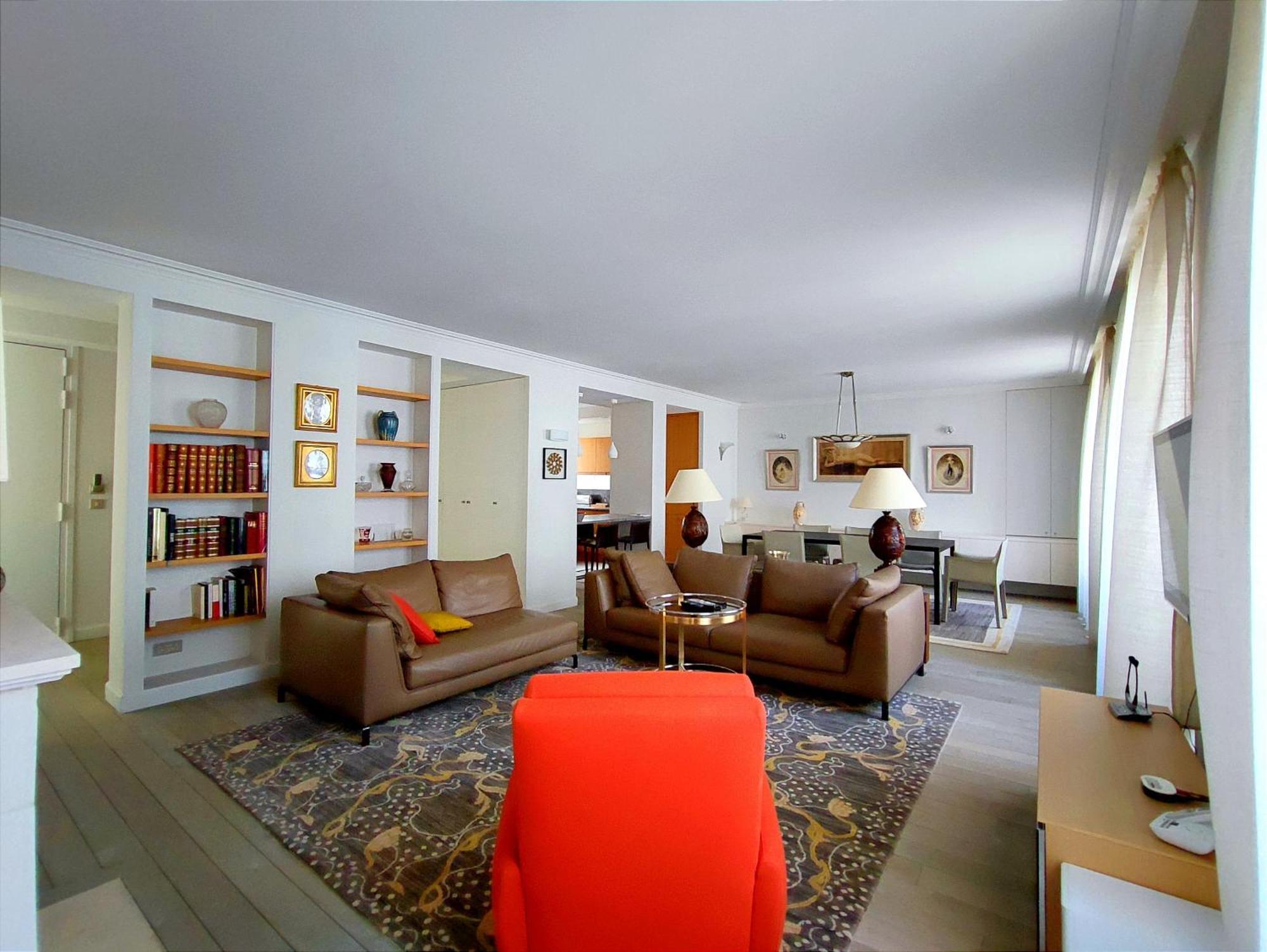 Rue De L'universite - 7 Apartment Paris