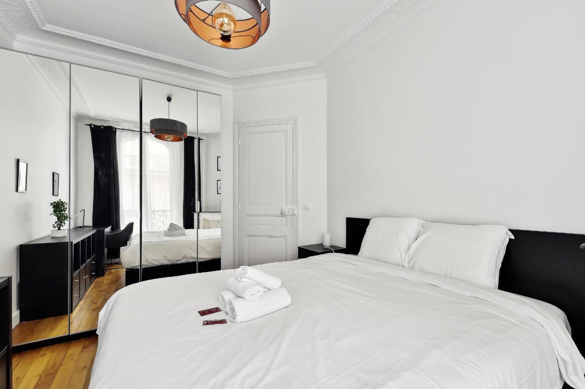 Eiffel Tower & Grenelle - 2br - Cityapartmentstay Appartement Paris