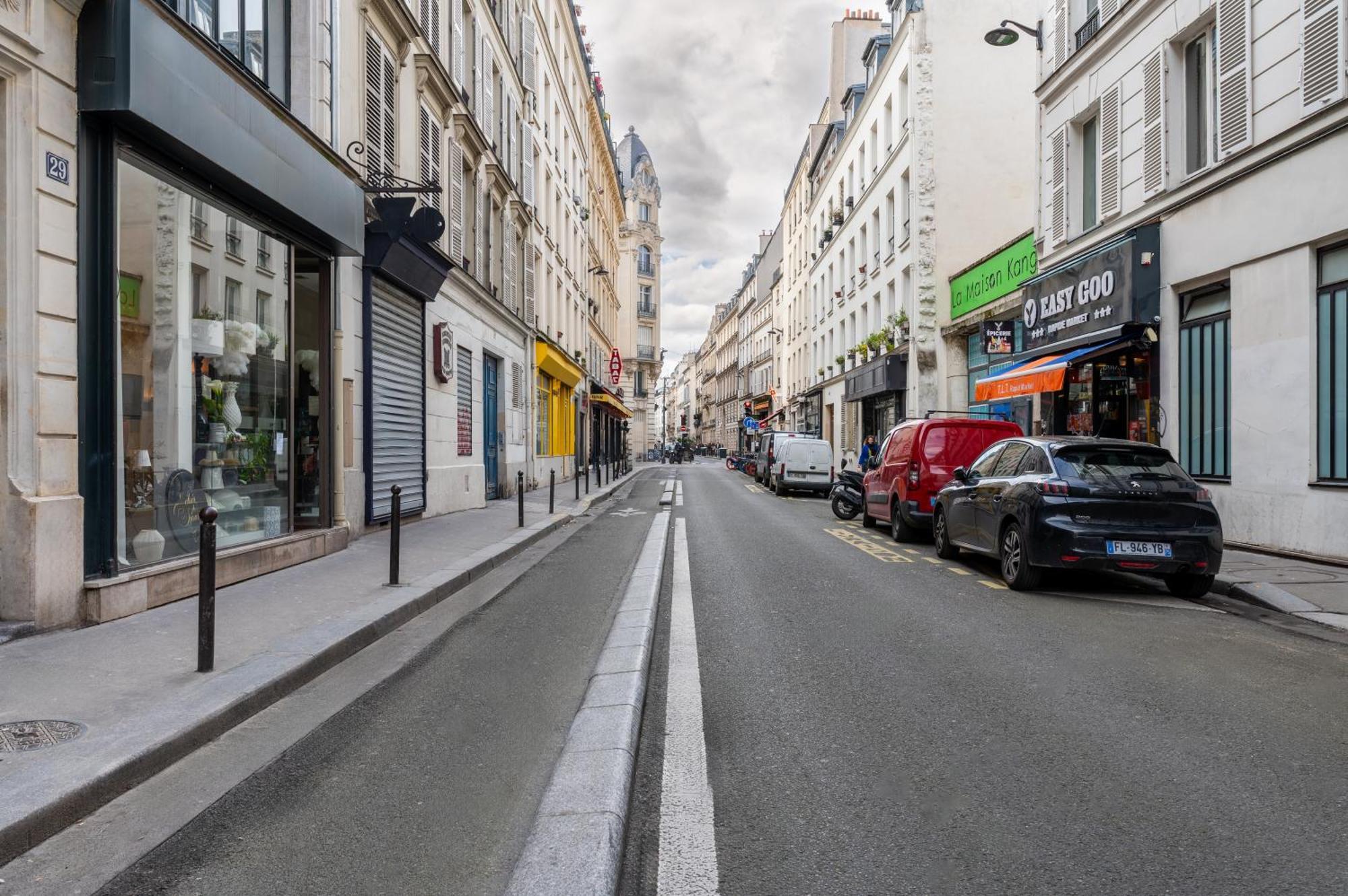 Stylish 1bd Flat With Patio Rue Des Petites Ecuries *