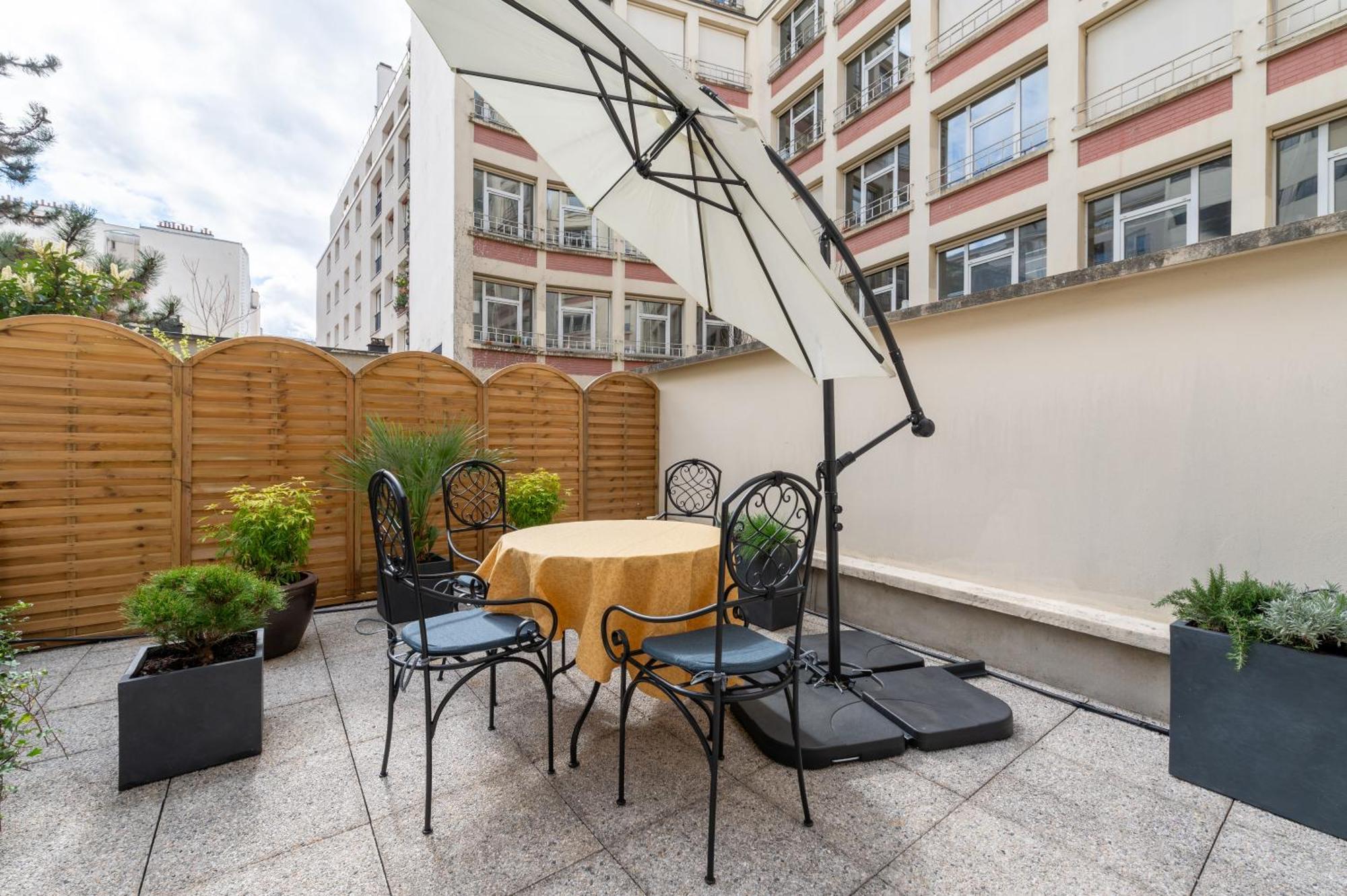 Apartment Stylish 1bd Flat With Patio Rue Des Petites Ecuries