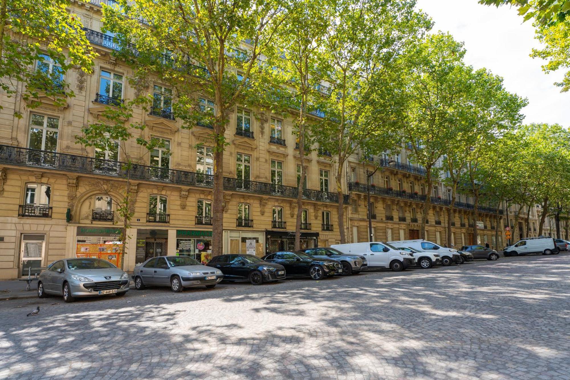 Chic Monceau Retreat * Paris