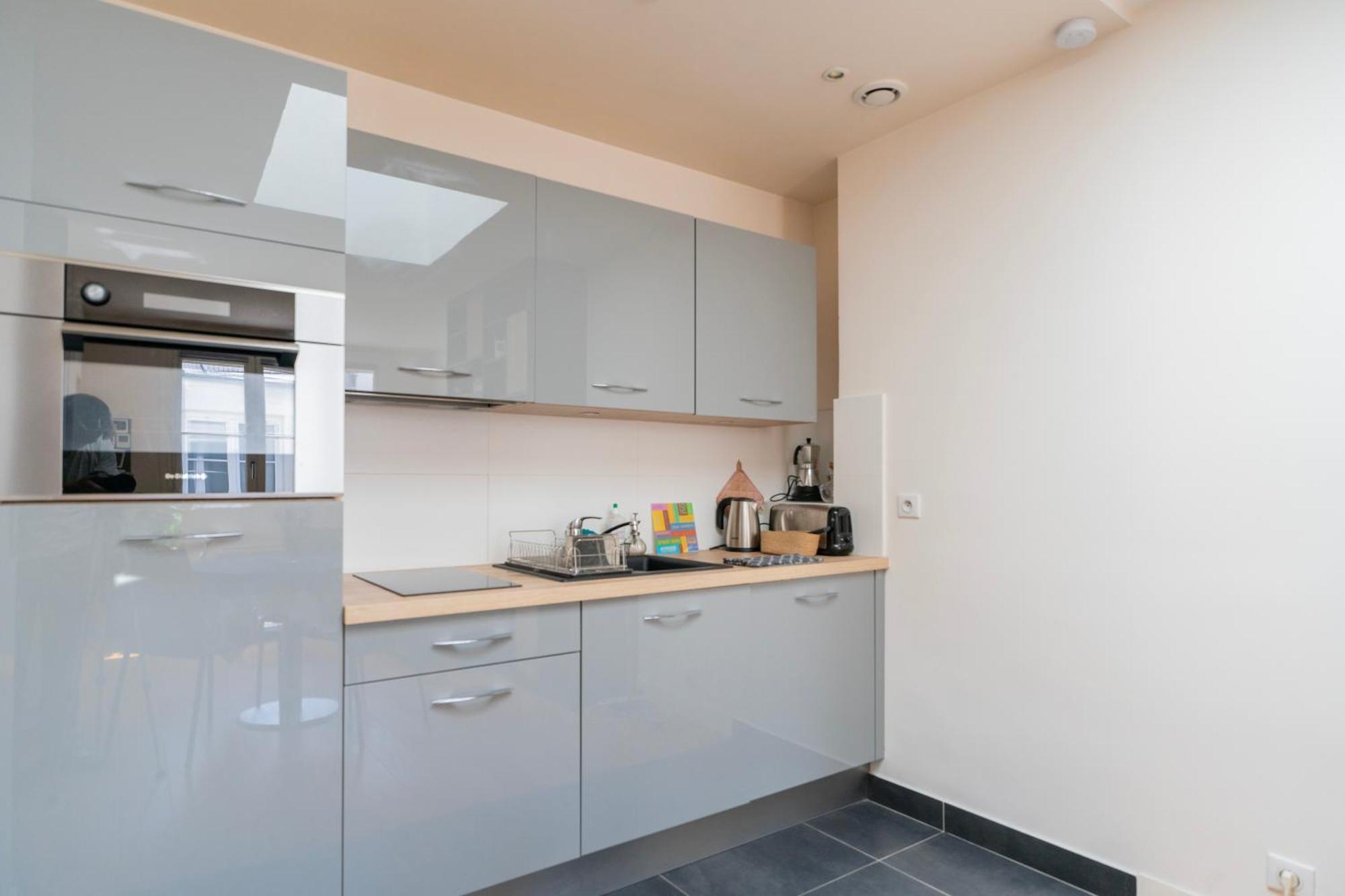 Chic Monceau Retreat Apartment