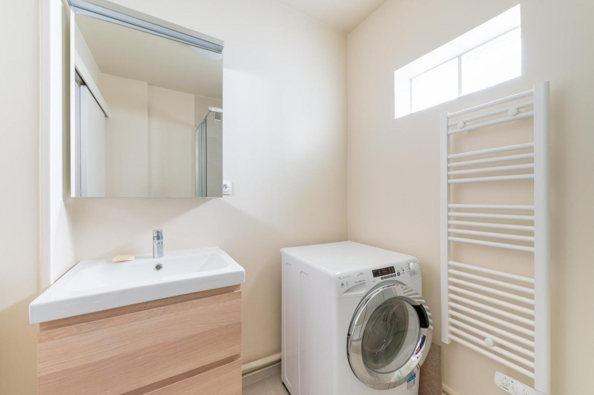 Stylish 1bd Flat With Patio Rue Des Petites Ecuries *