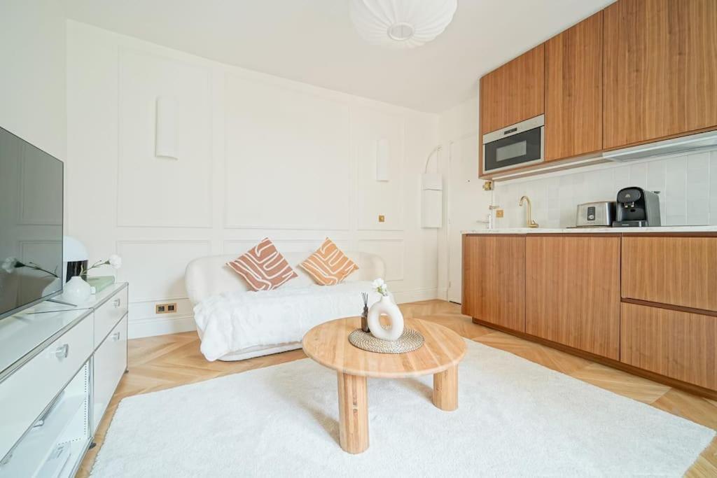 T2 Luxueux Invalides 2 Voyageurs * Paris
