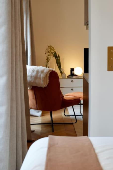 T2 Luxueux Invalides 2 Voyageurs Appartement Paris