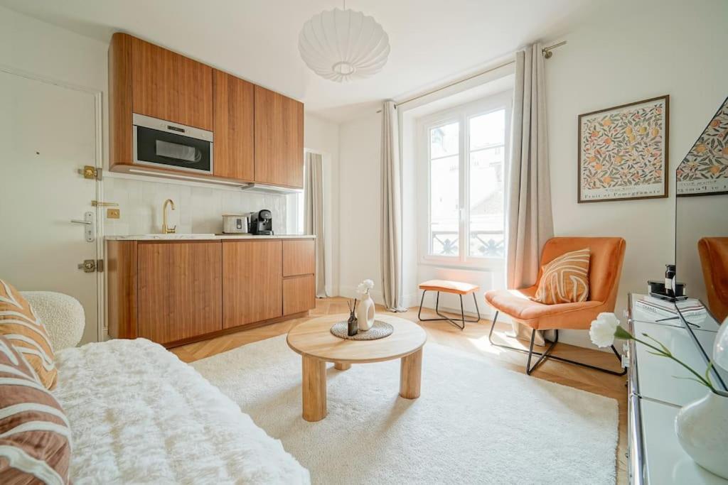 T2 Luxueux Invalides 2 Voyageurs Appartement Paris