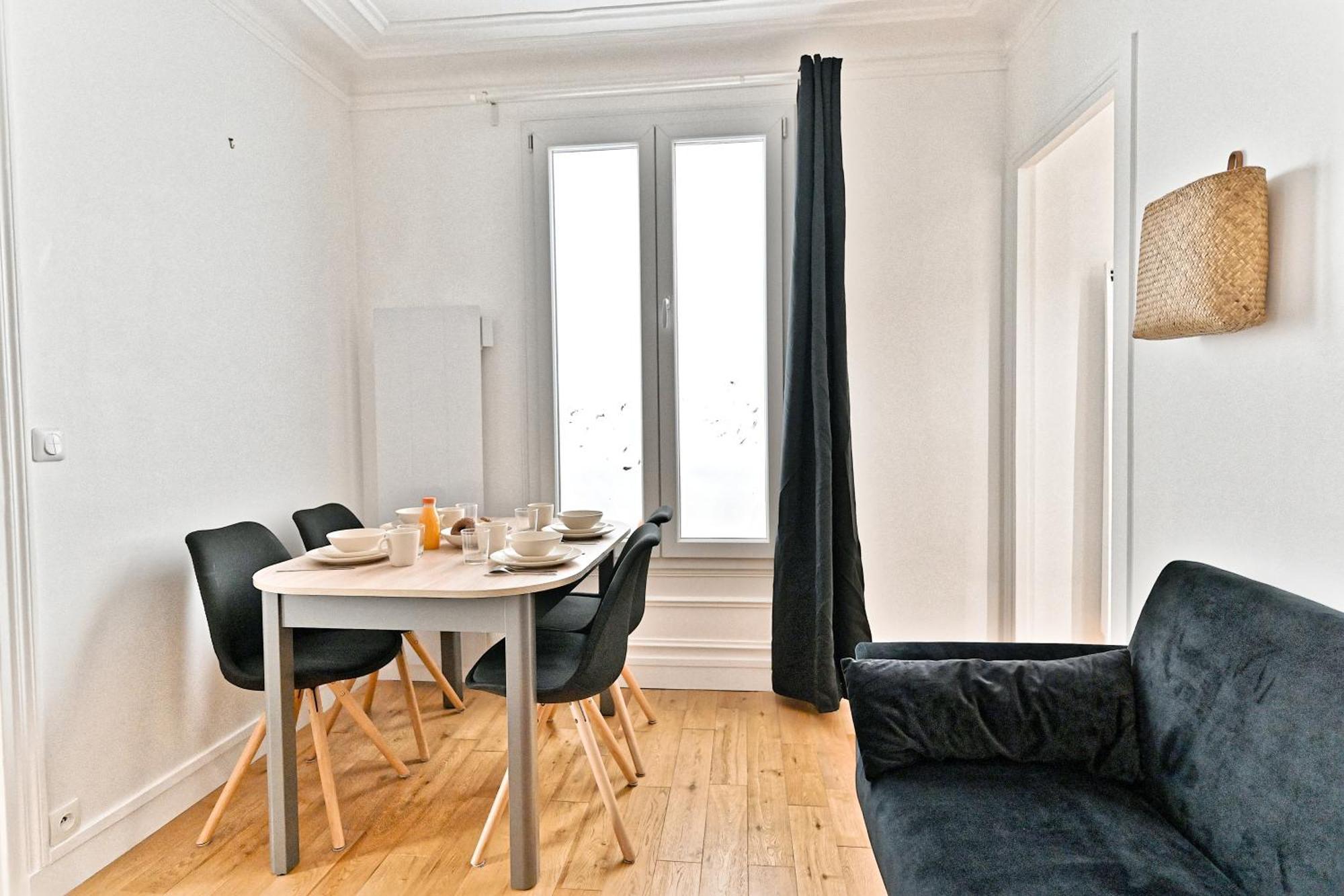 Apartment Sejour Dans Le Quartier Batignole 17eme