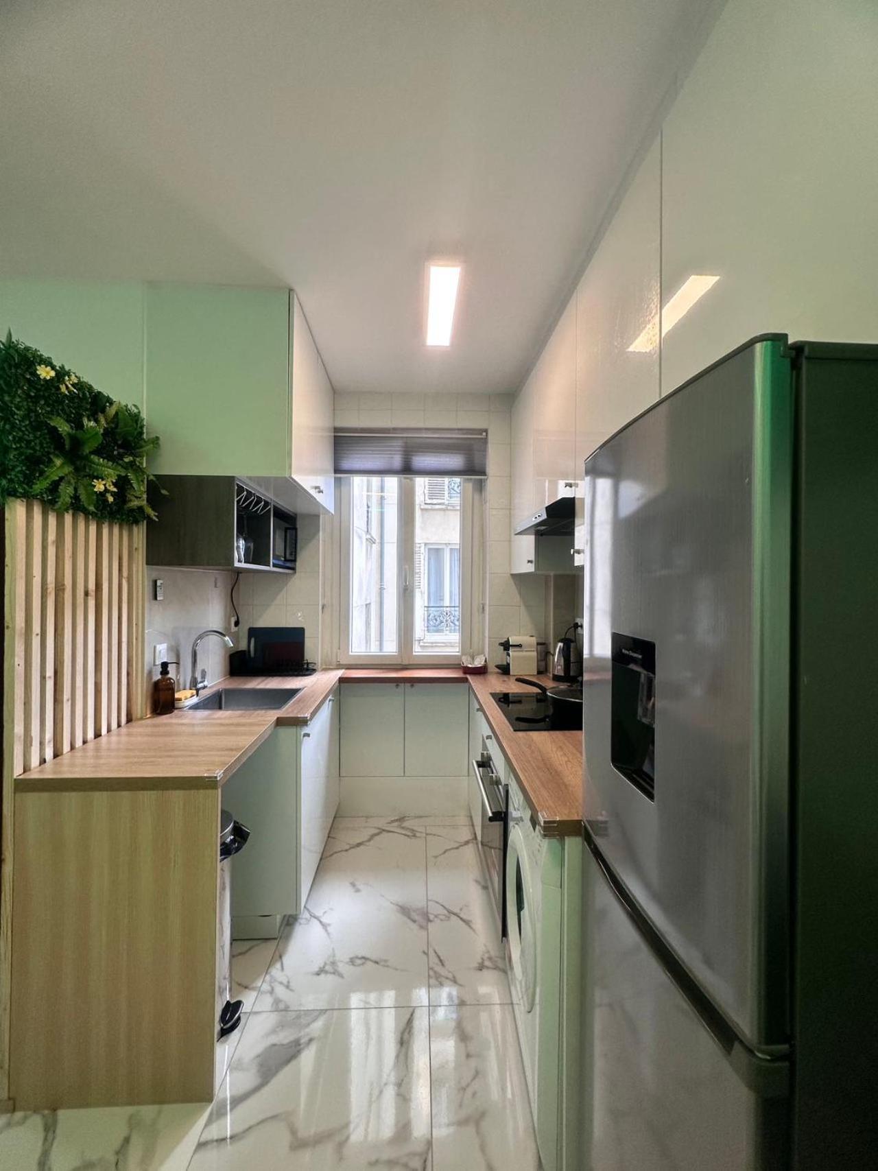 Appartement Superbe Renove Au Coeur De La Capitale *