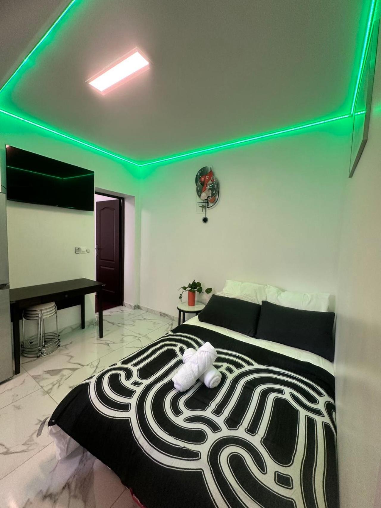 Superbe Renove Au Coeur De La Capitale * Paris