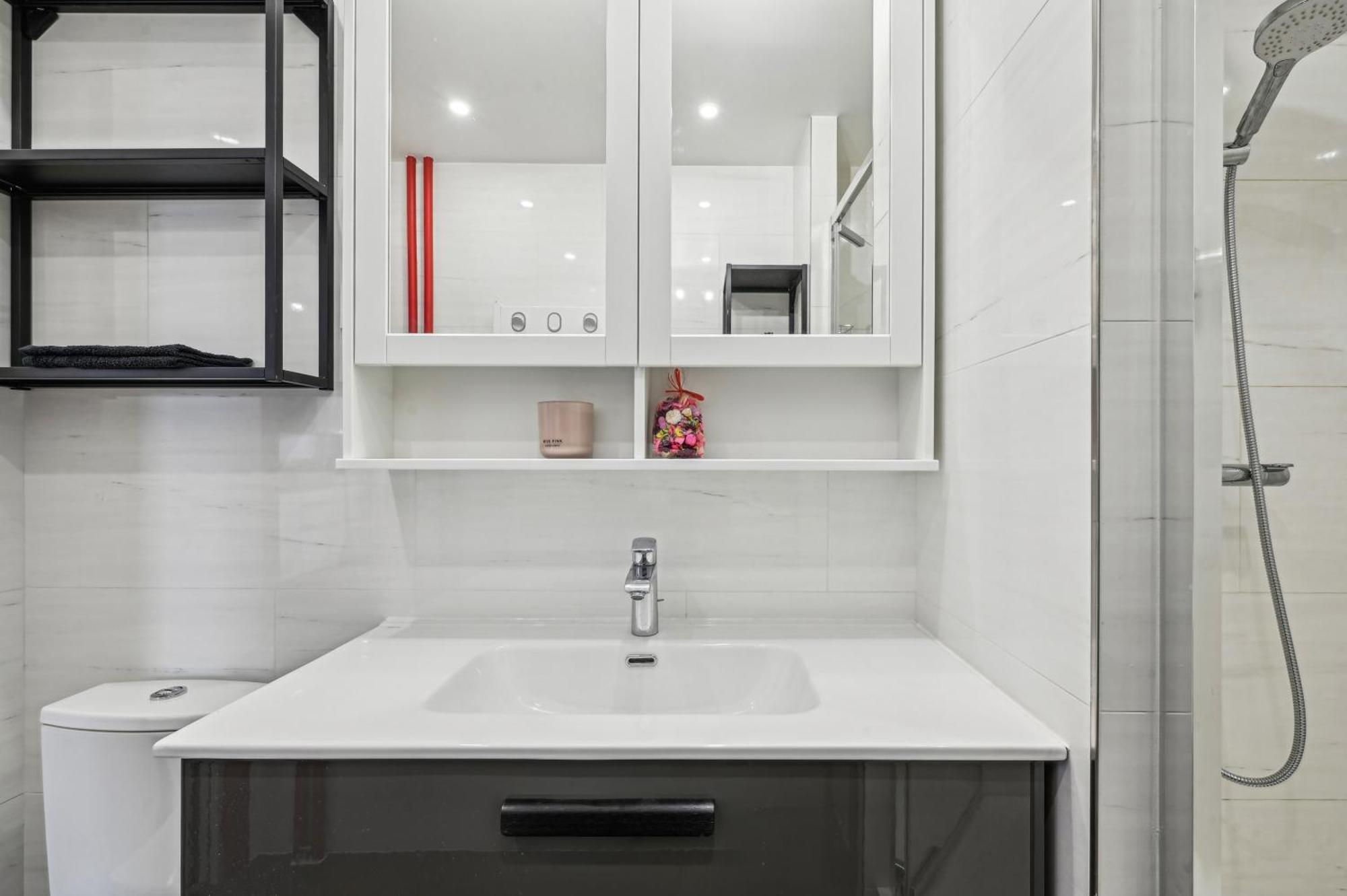 Montparnasse Apartment *