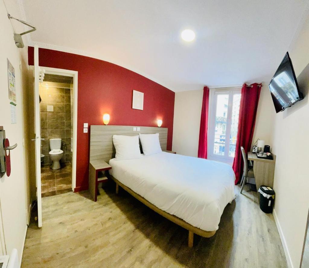Hotel Hipotel Gambetta République Paris