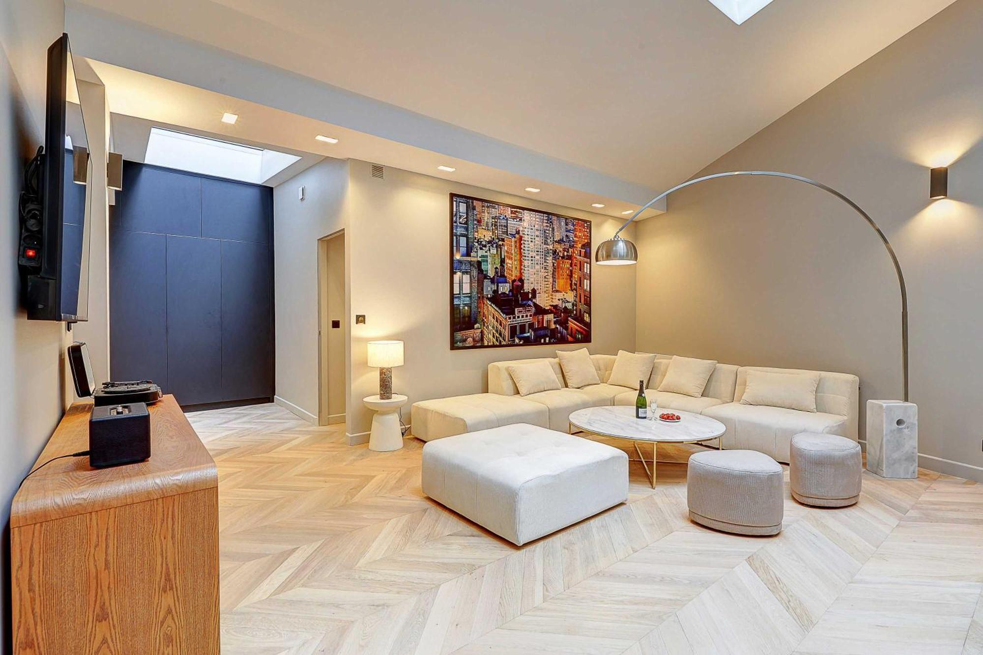 Elegant With Ac - 3br-10p- Le Marais Apartment