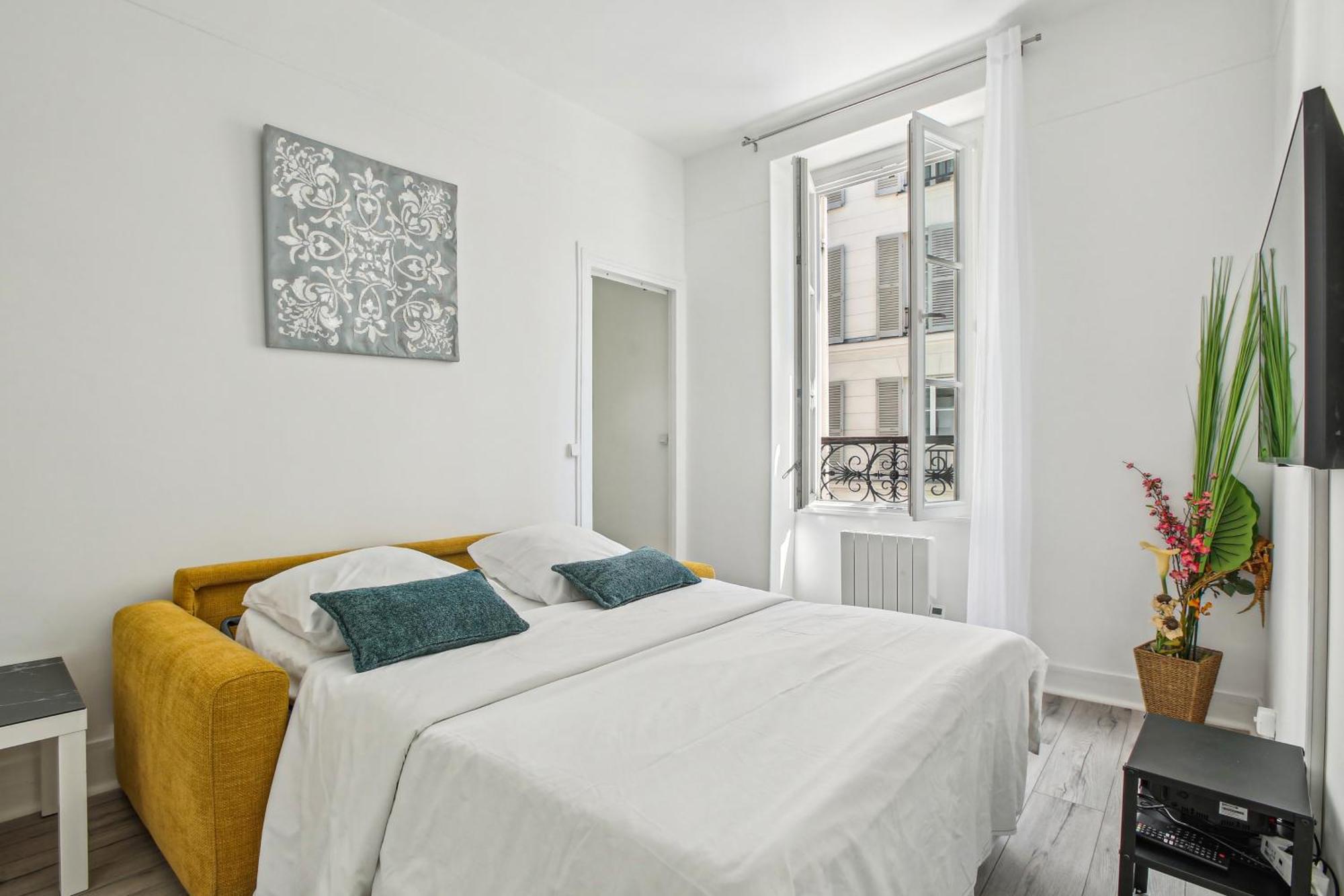 Chic And Comfortable Apartment