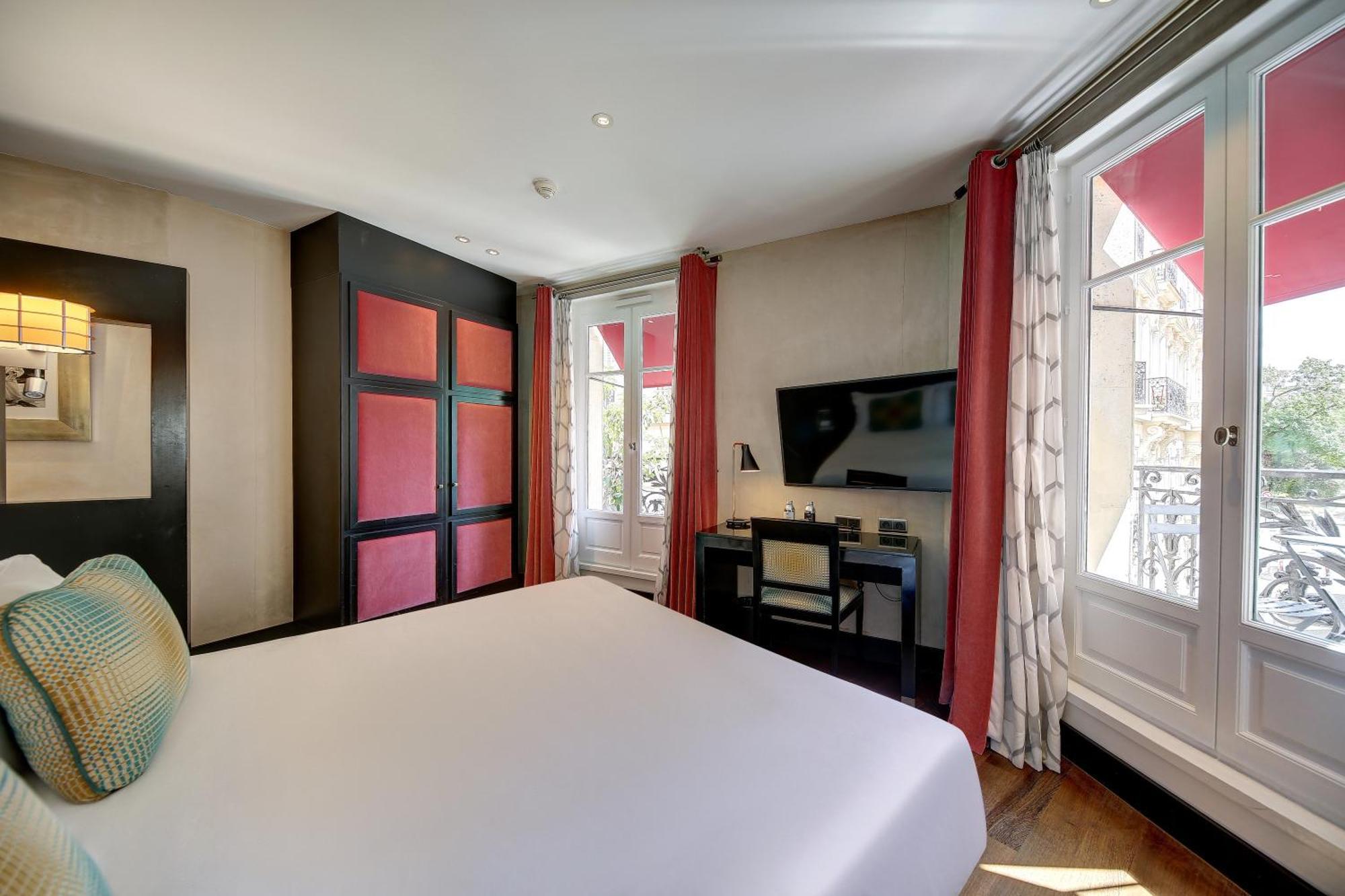 Mate Alain - Champs-elysées Hotel 4*