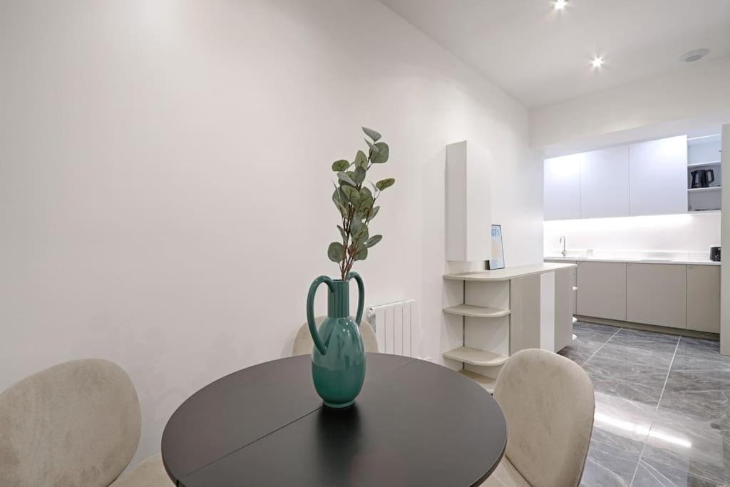 Buttes Chaumont Charming 4p Apartment *