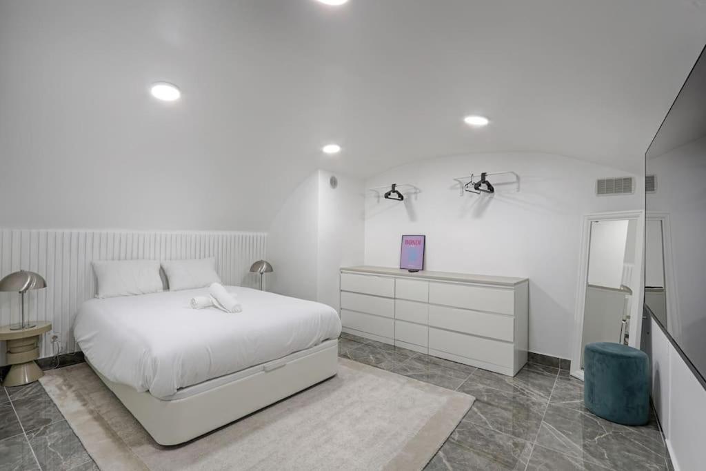 Buttes Chaumont Charming 4p Apartment Paris