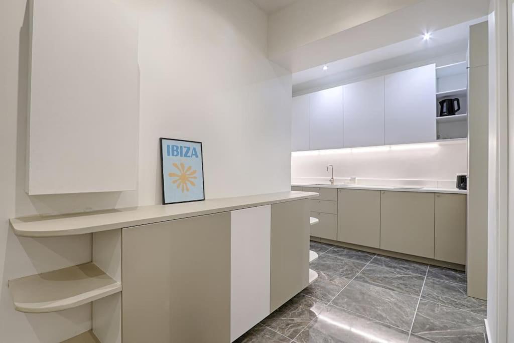 Buttes Chaumont Charming 4p Apartment Paris