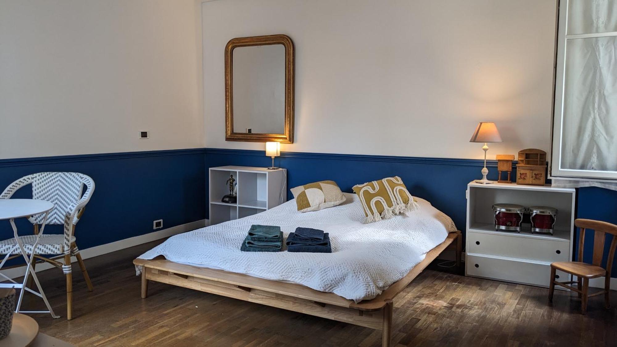 D'hotes Calmes Sur Jardin Batignolles Paris