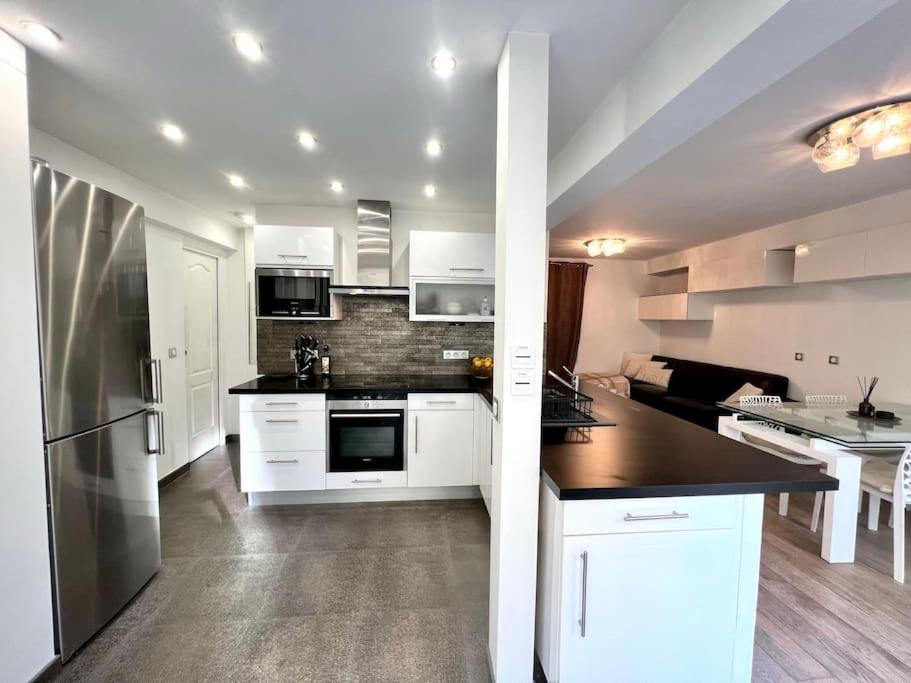 Appartement Champs-elysees - Arc De Triomphe - 2 Pieces - 4p Paris