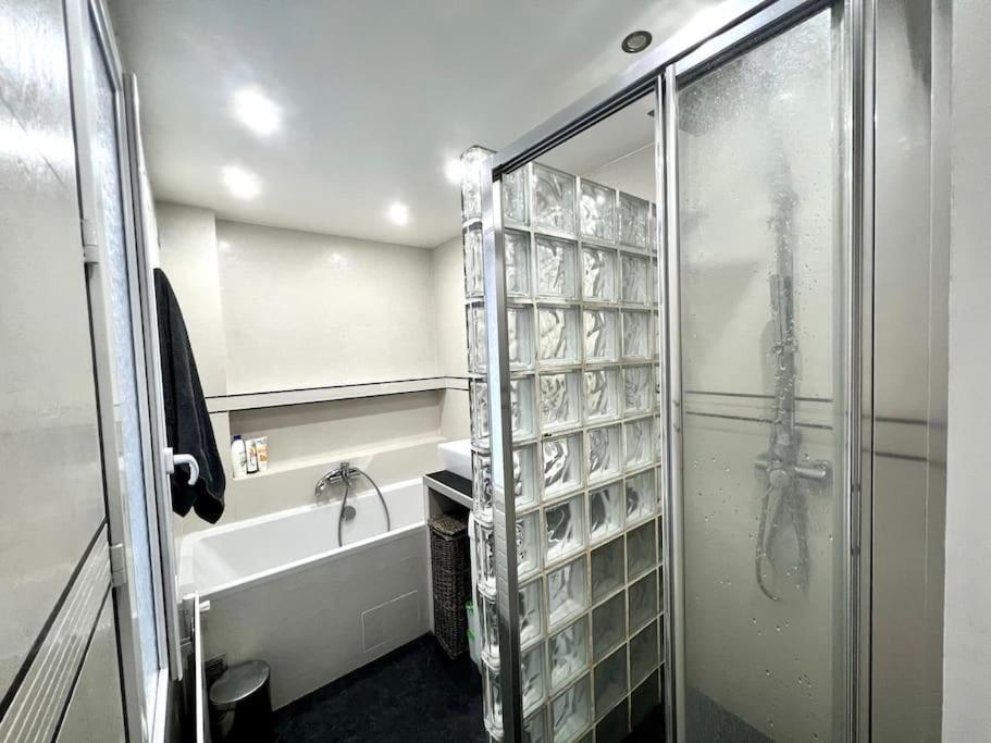 Champs-elysees - Arc De Triomphe - 2 Pieces - 4p Appartement Paris