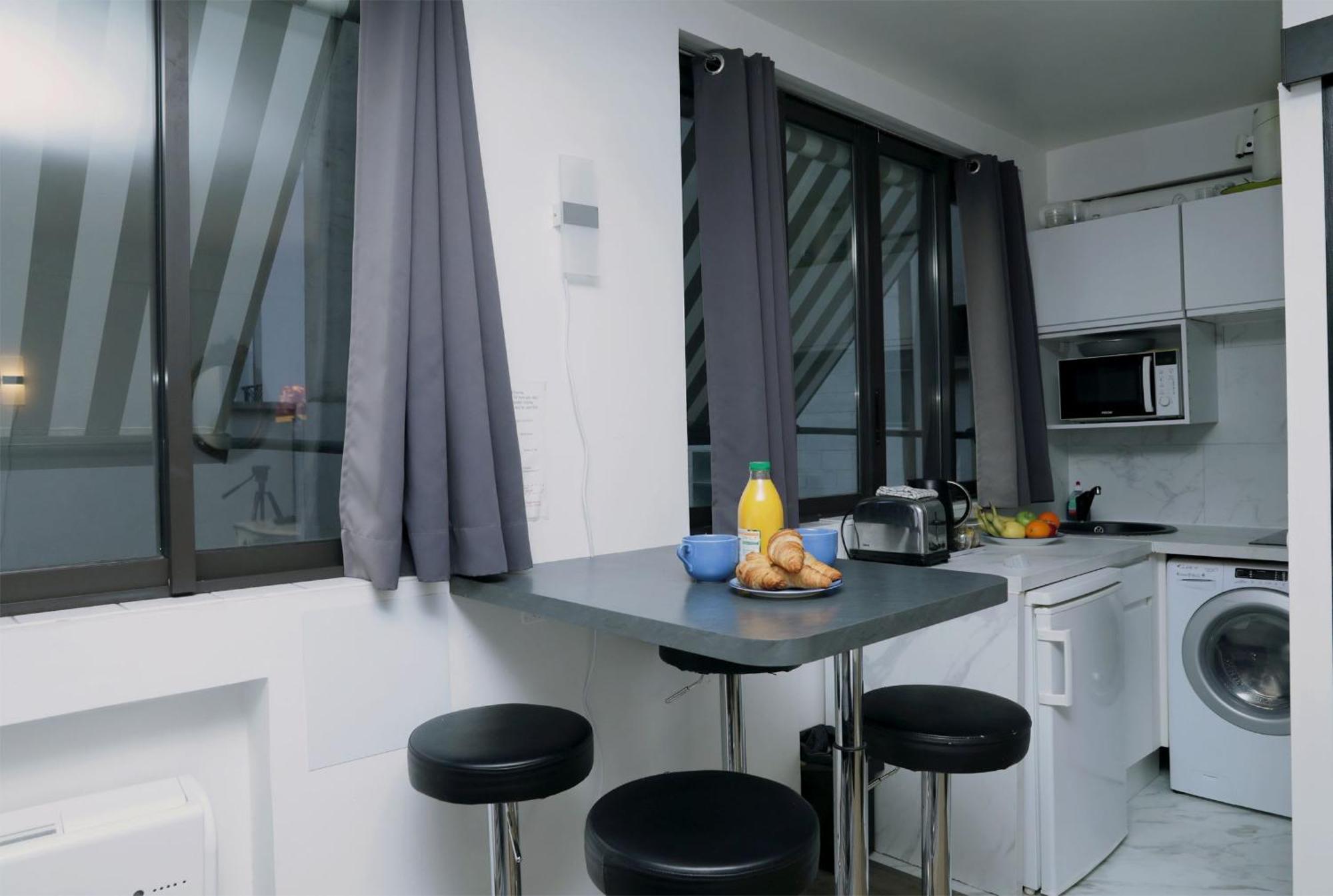 Arc De Triomphe & Trocadero Square - Cityapartmentstay Apartment