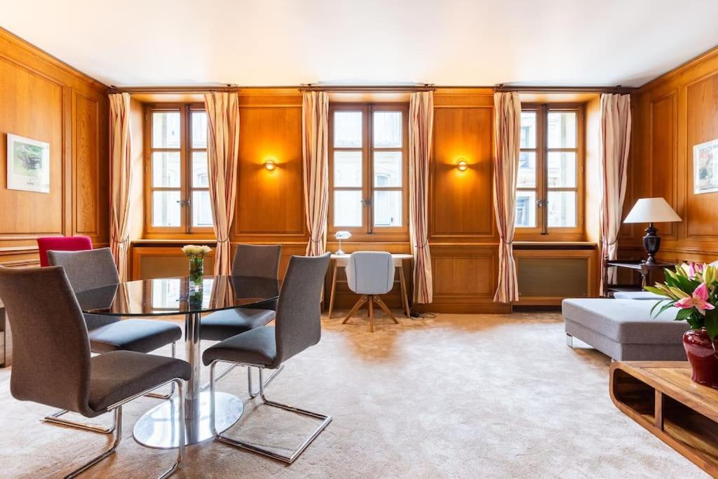 Apartment 8 Elegant Familial Paris