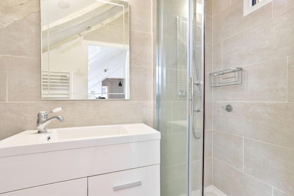 Stunning Duplex Near Place De La Nation Paris