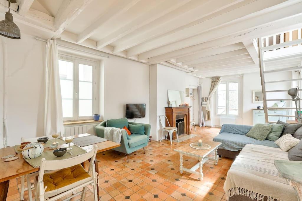 Stunning Duplex Near Place De La Nation *