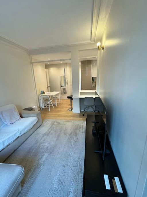 Alesia Apartment