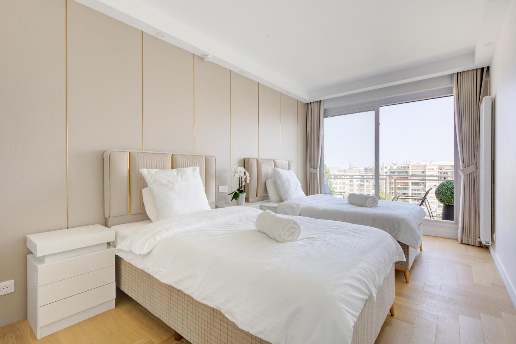 101 Penthouse Royal A Avec Vue Imprenable Sur La Tour Eiffel Apartment *