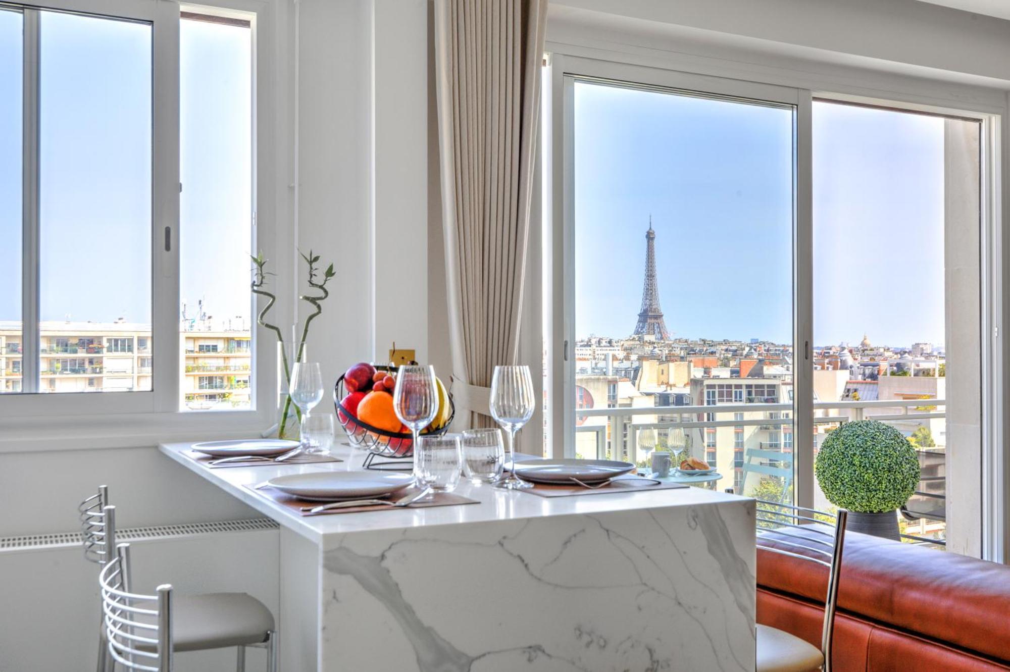 Apartment 101 Penthouse Royal A Avec Vue Imprenable Sur La Tour Eiffel Paris