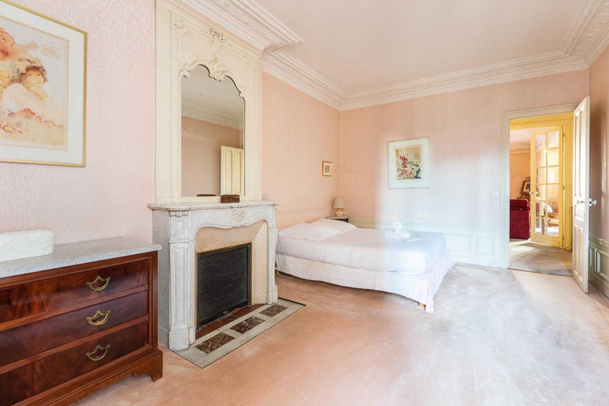 Le Laos - Tour Eiffel - Metro 6 Cambronne Apartment Paris