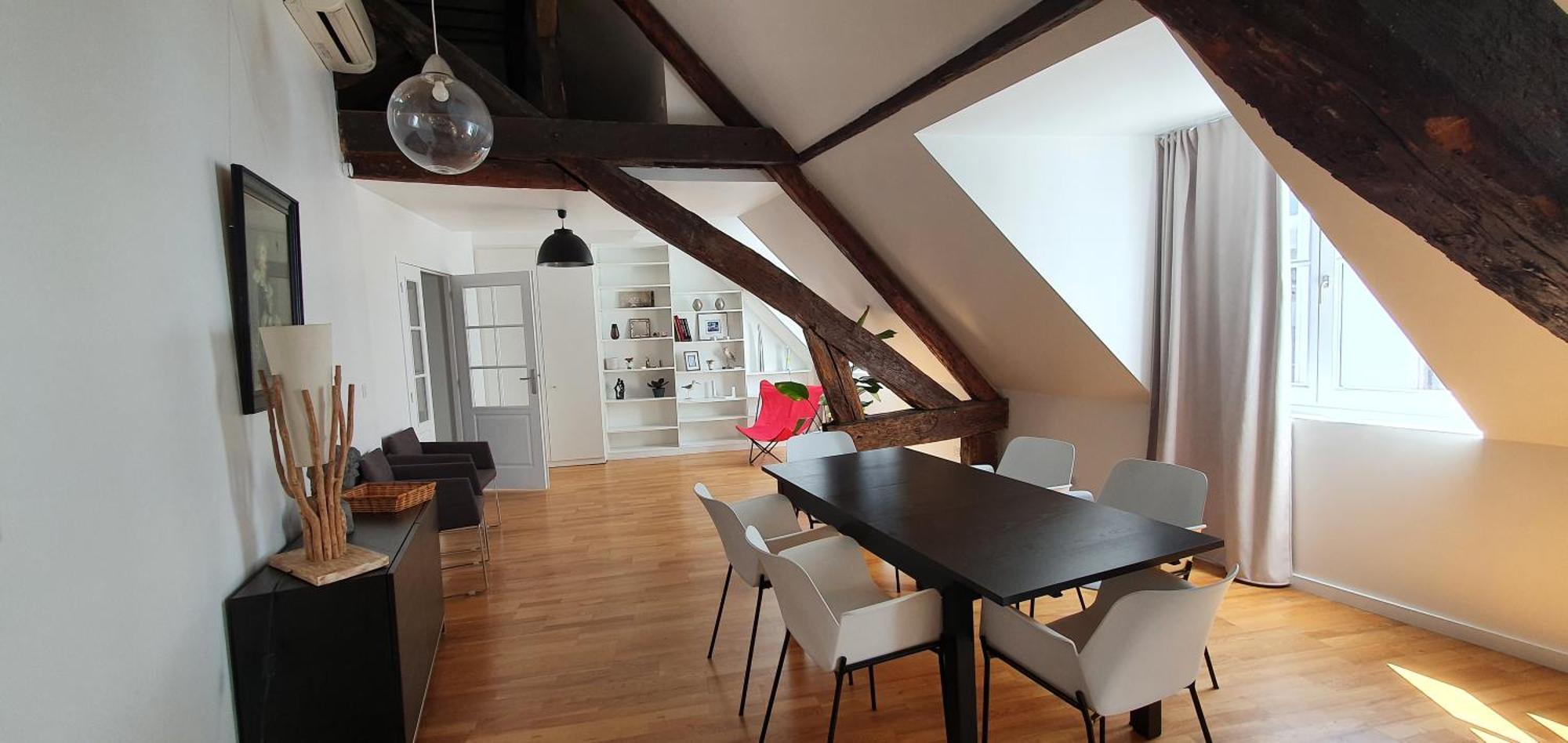Climatise Pour 6 Personnes Secteur Opera Garnier, Galeries Lafayette Apartment