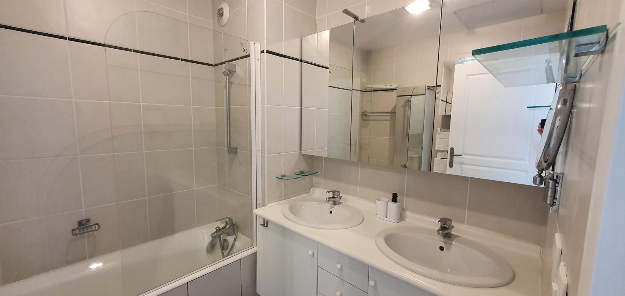 Apartment Climatise Pour 6 Personnes Secteur Opera Garnier, Galeries Lafayette *