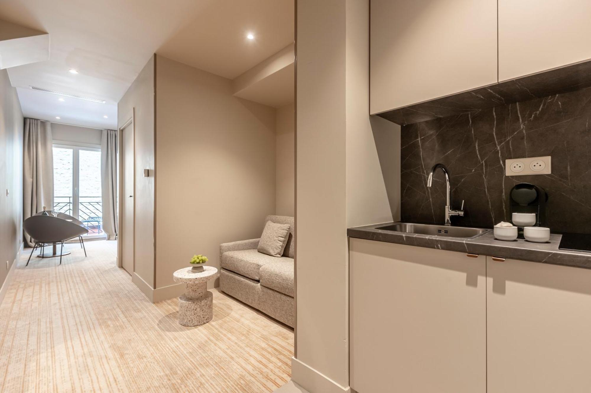 Fl By Sweett Hotel 4*