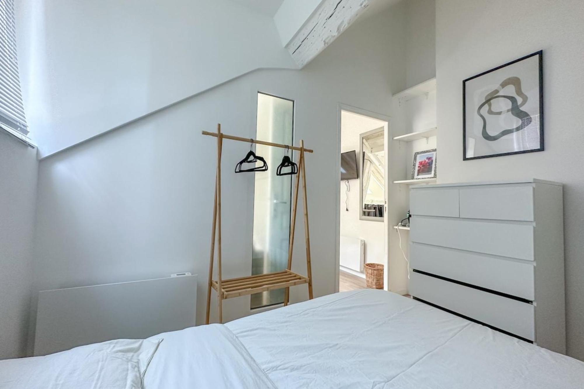 Flexliving - - Charlot * Paris