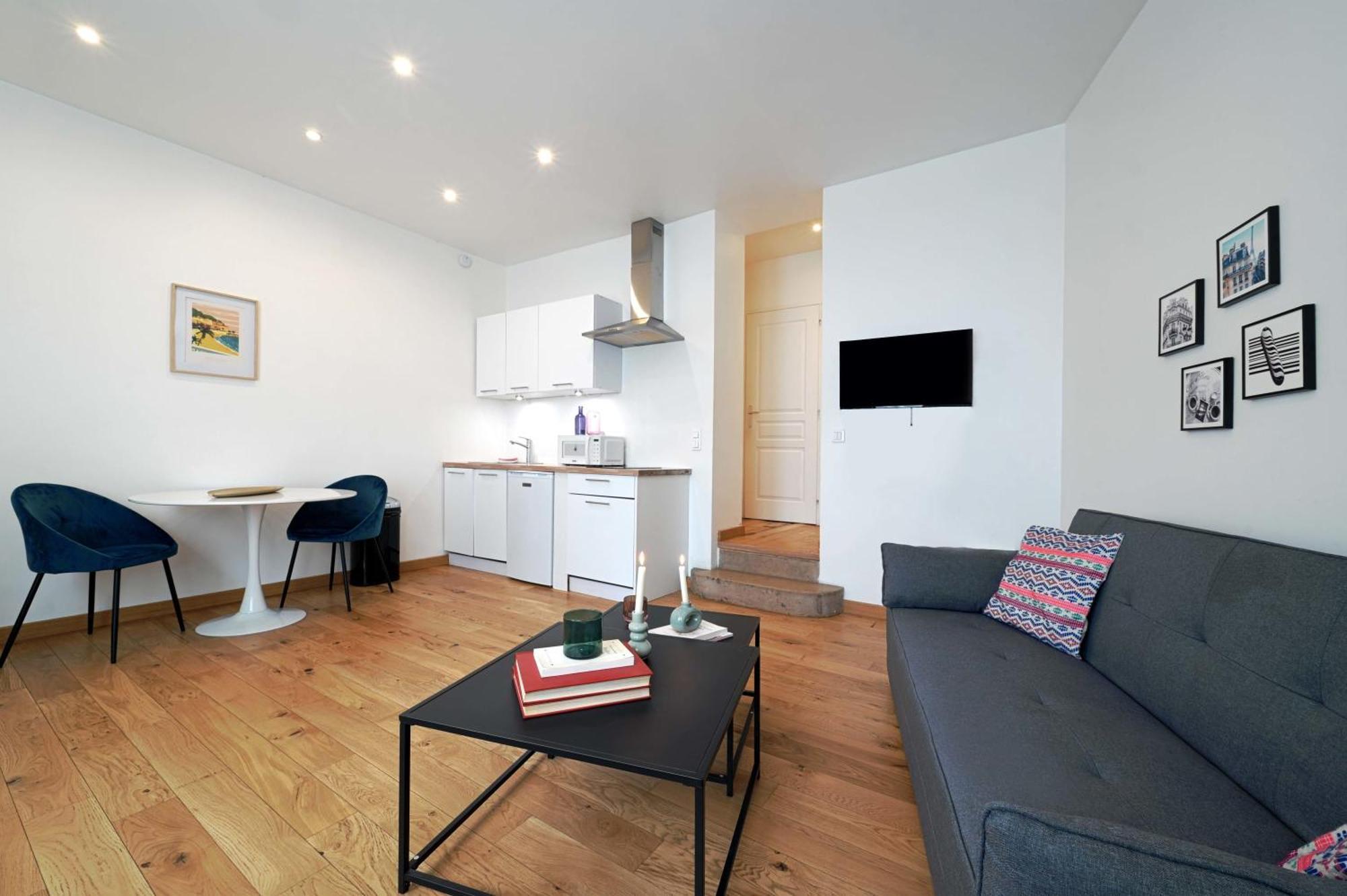 Superbe De 2 Pieces Apartment Paris