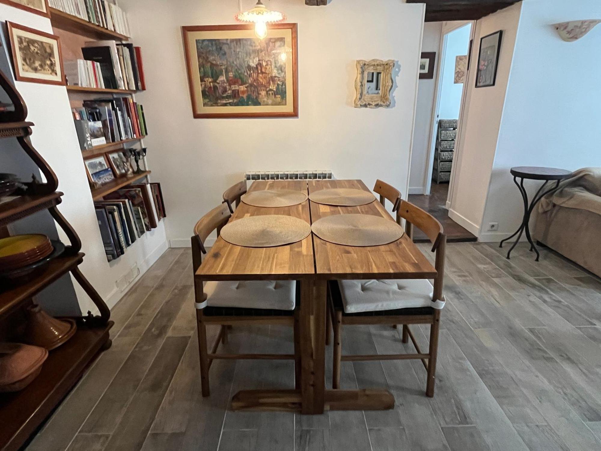 Typical Marais 3 Bedroom - Beaubourg Apartment *