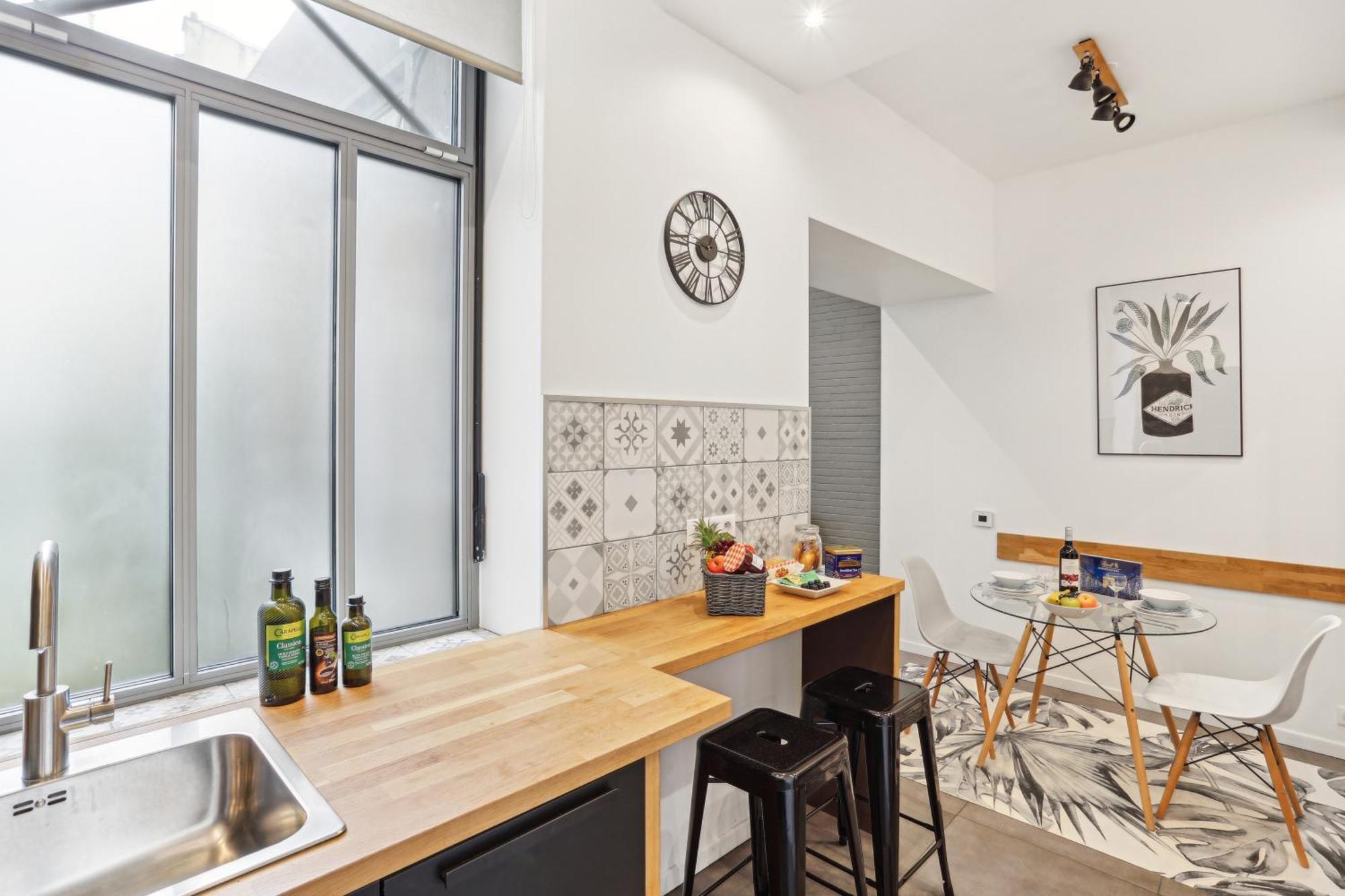 Lavie Maison I Marais Family Apartment