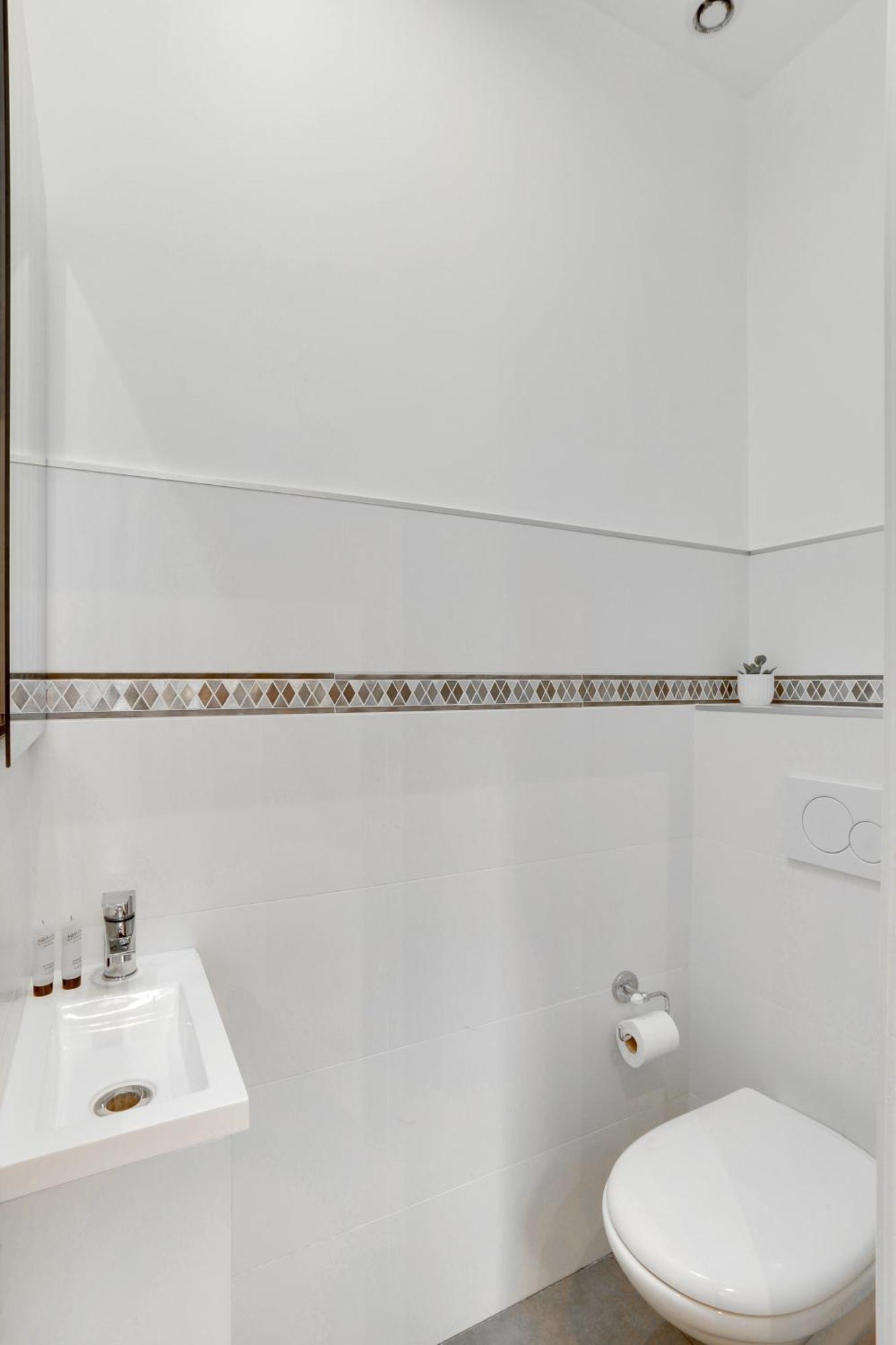 Lavie Maison I Marais Family Apartment