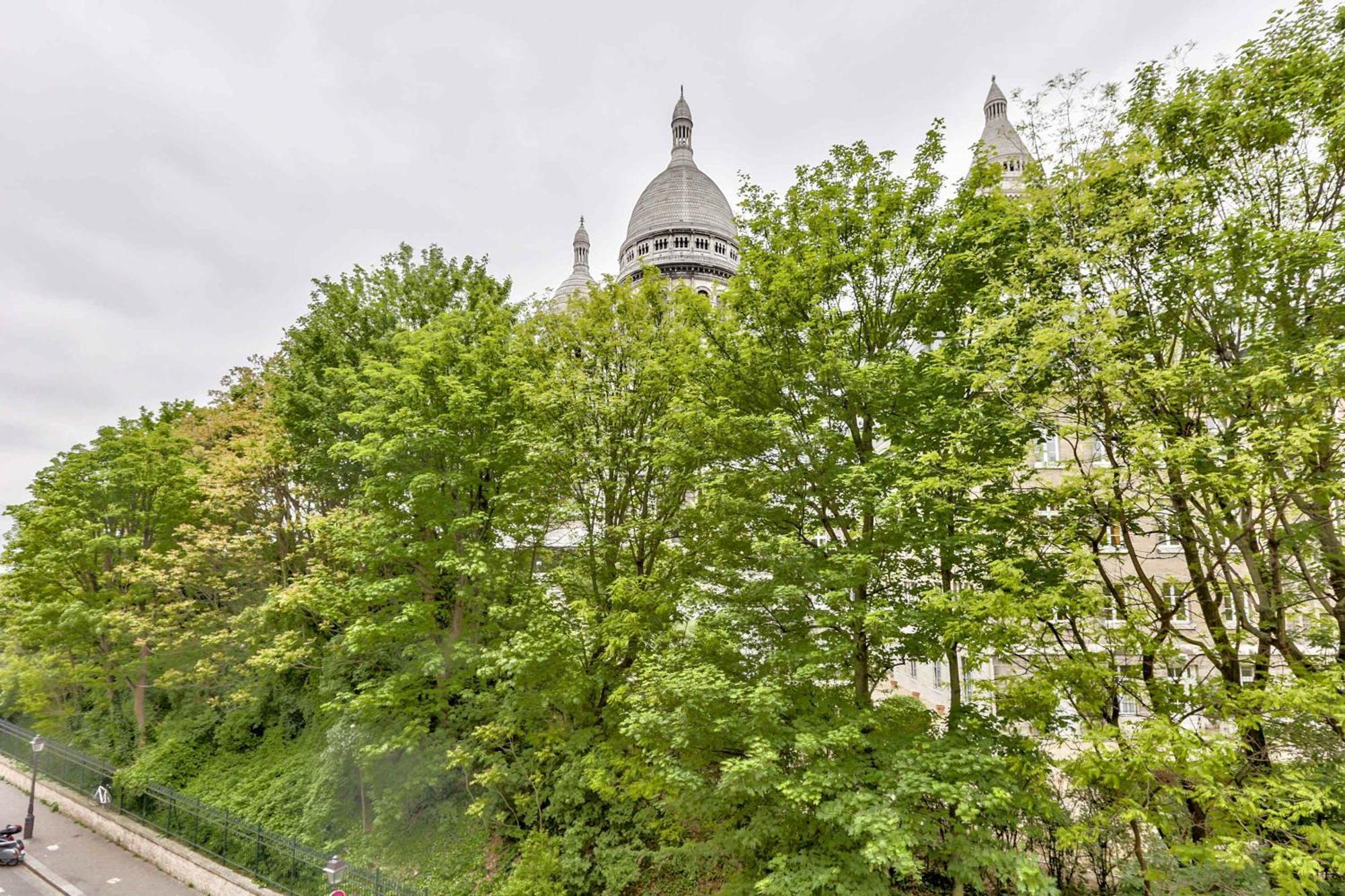 Beautiful Studio Front Of Sacre-coeur