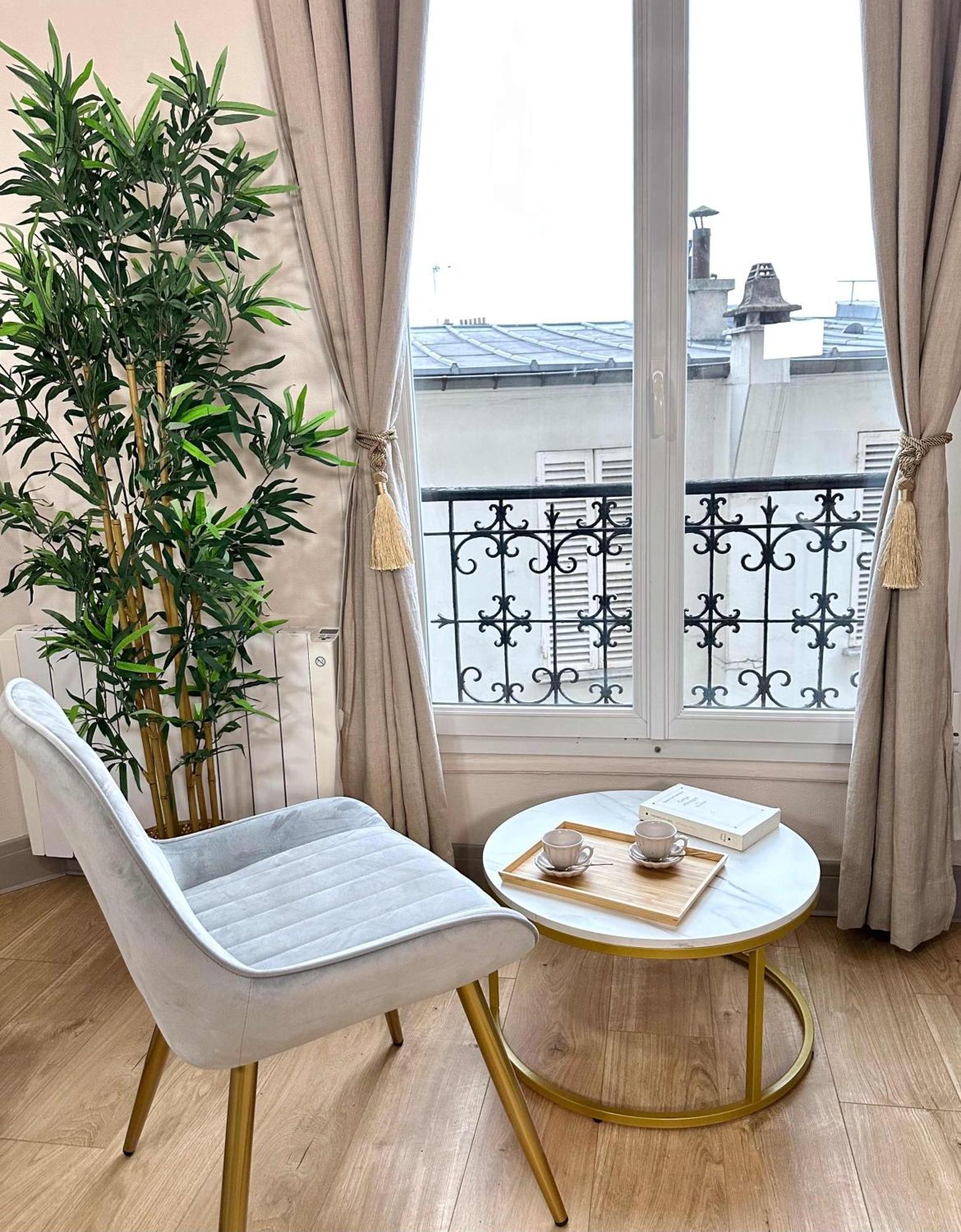 Beautiful Studio Front Of Sacre-coeur * Paris