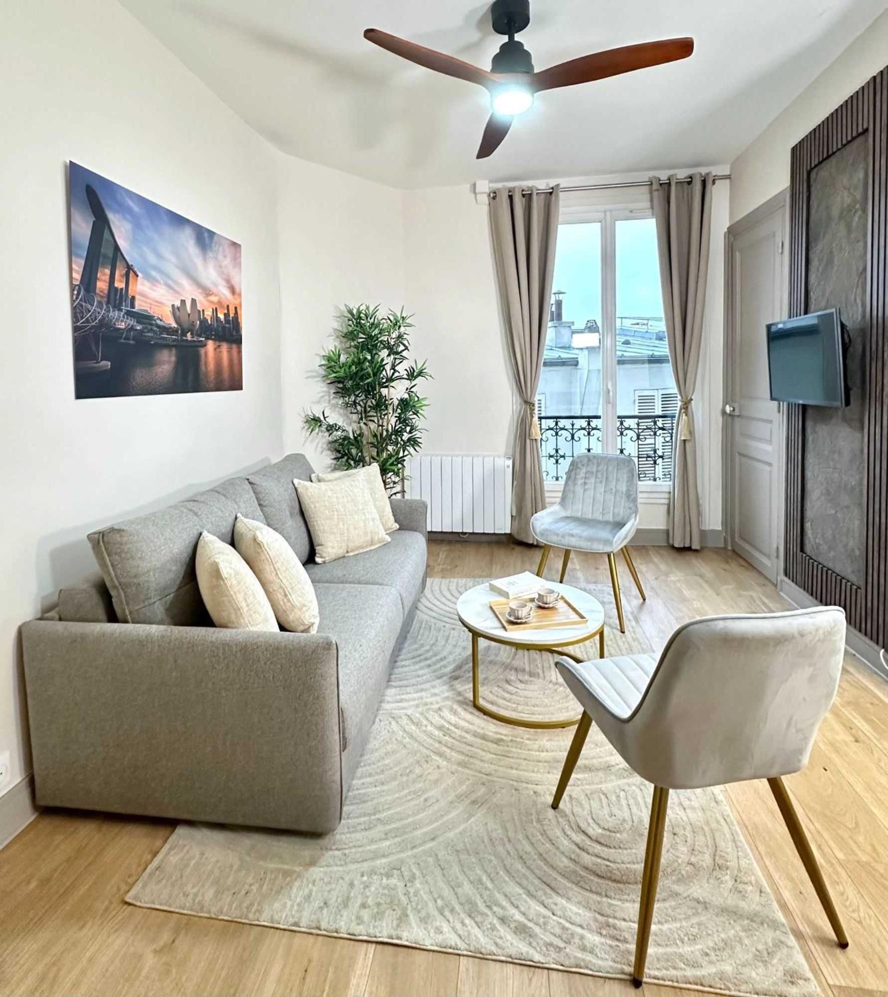Beautiful Studio Front Of Sacre-coeur Apartment