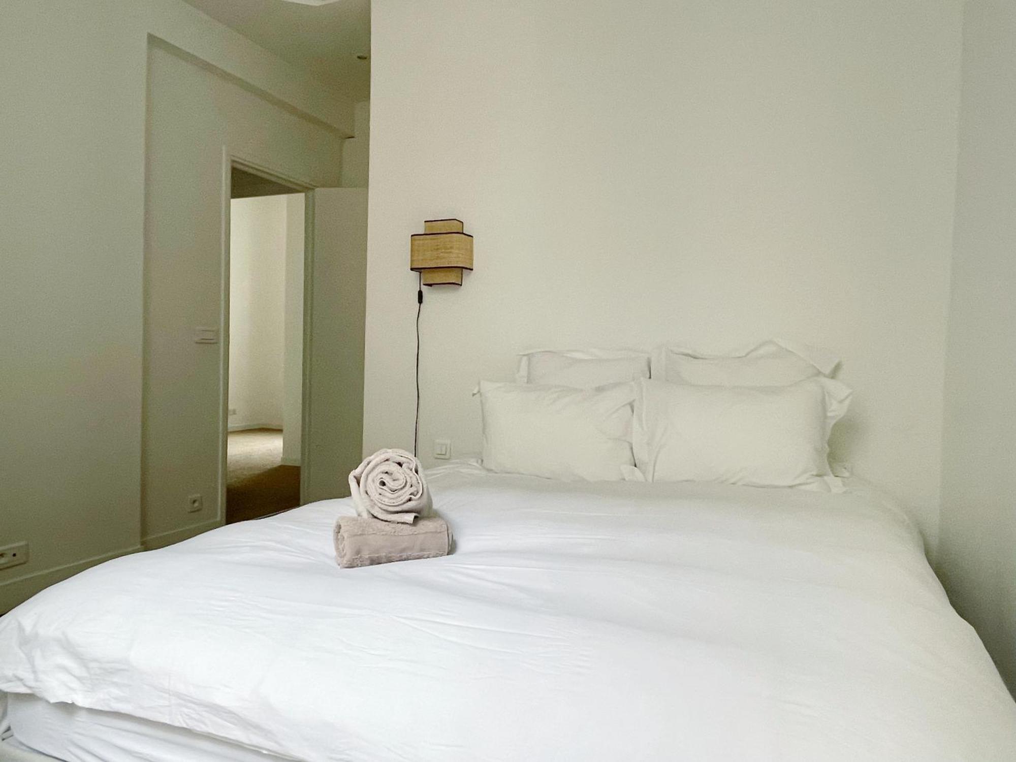 Apartment Spacious 3br Flat / Madeleine *