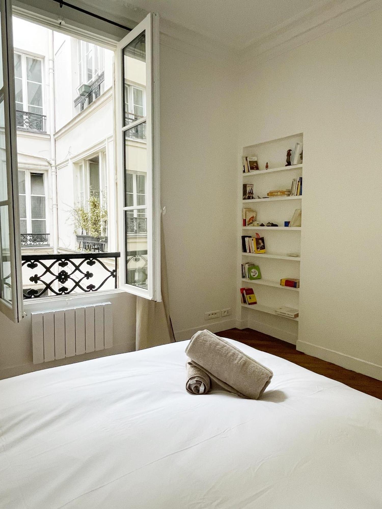 Spacious 3br Flat / Madeleine Apartment
