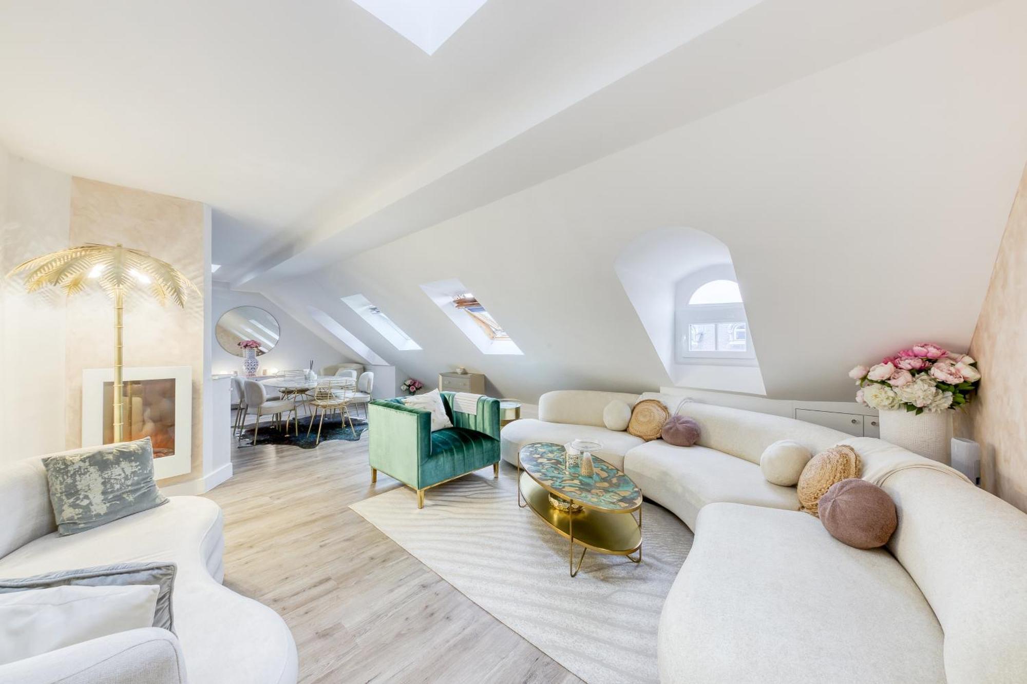 Escapade Luxe A Deux Pas Des Champs-elysees Apartment Paris