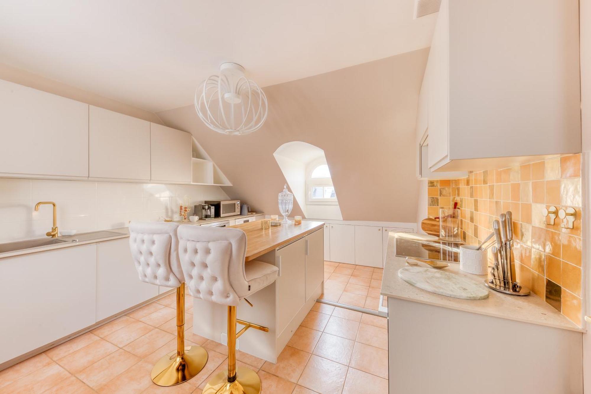 Escapade Luxe A Deux Pas Des Champs-elysees Apartment