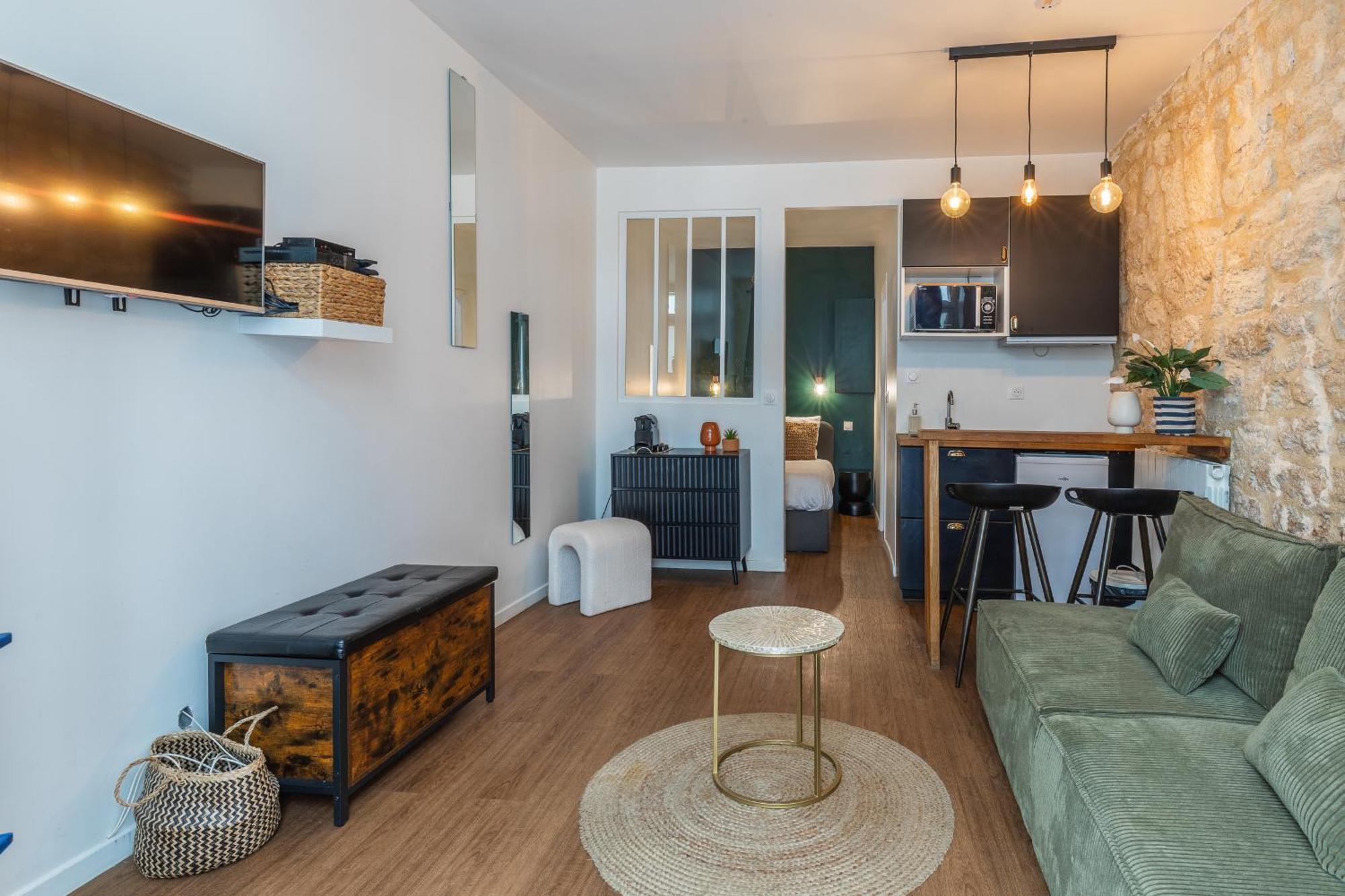 Ile Saint Louis, Notre Dame, 1 2 A 4p Apartment Paris