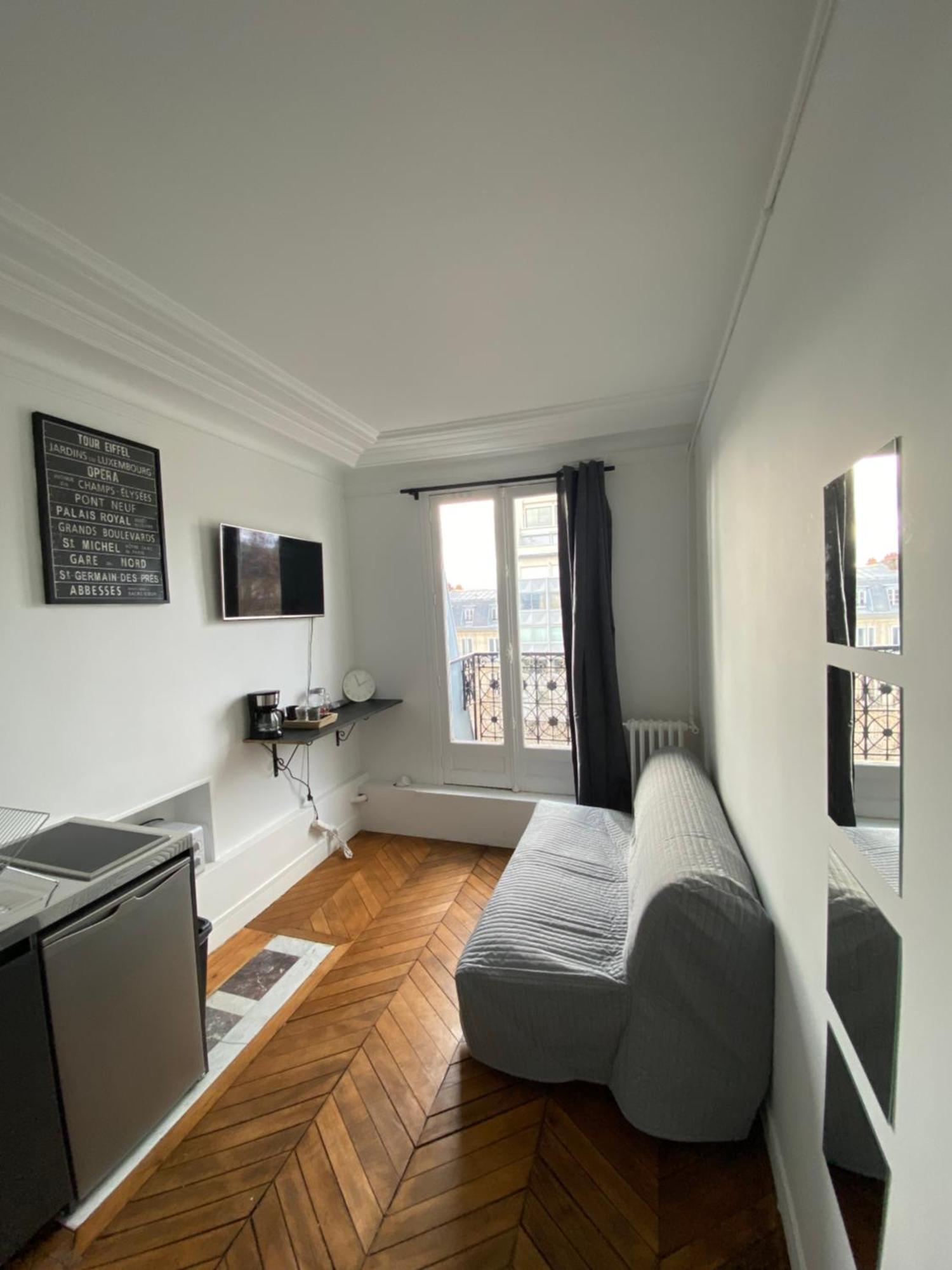 Appartement 12m2 With View On Eiffel Tower